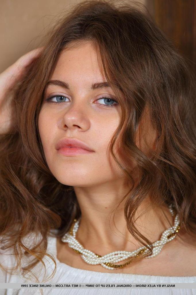 18P Brunette girl Maslyn shows you her nude body in "Inowa"