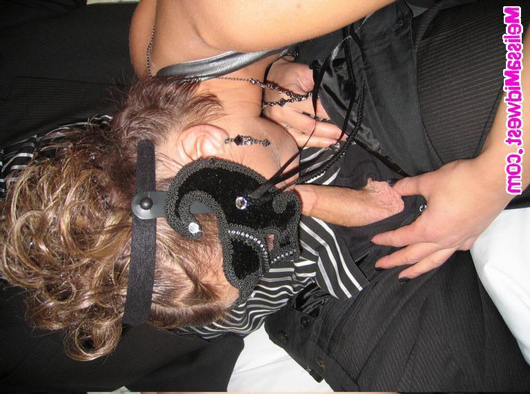 20P Pictures of Melissa Midwest slutting it out on New Years Eve