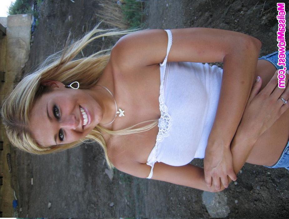 15P Melissa Midwest goes topless outside