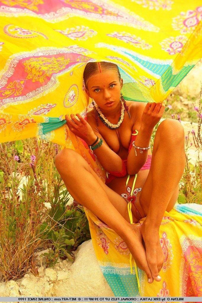 19P Bilder von Milena D mit einer wunderschön bemalten Muschi
