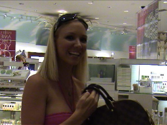 12P Pictures of teen amateur Molly's Life having fun in public