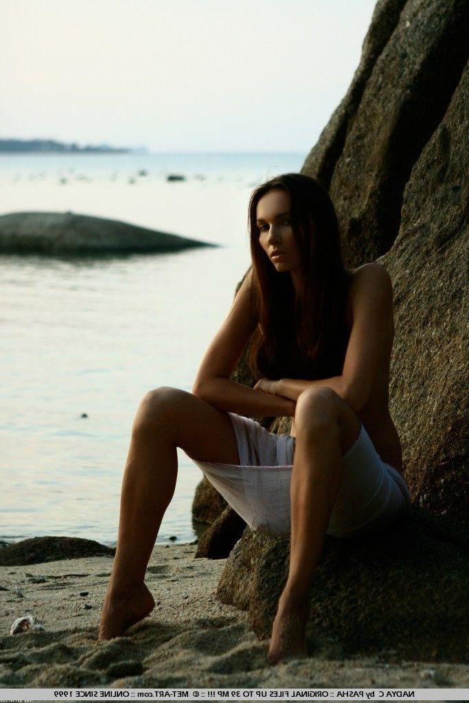 19P Pictures of Nadya C naked on the beach