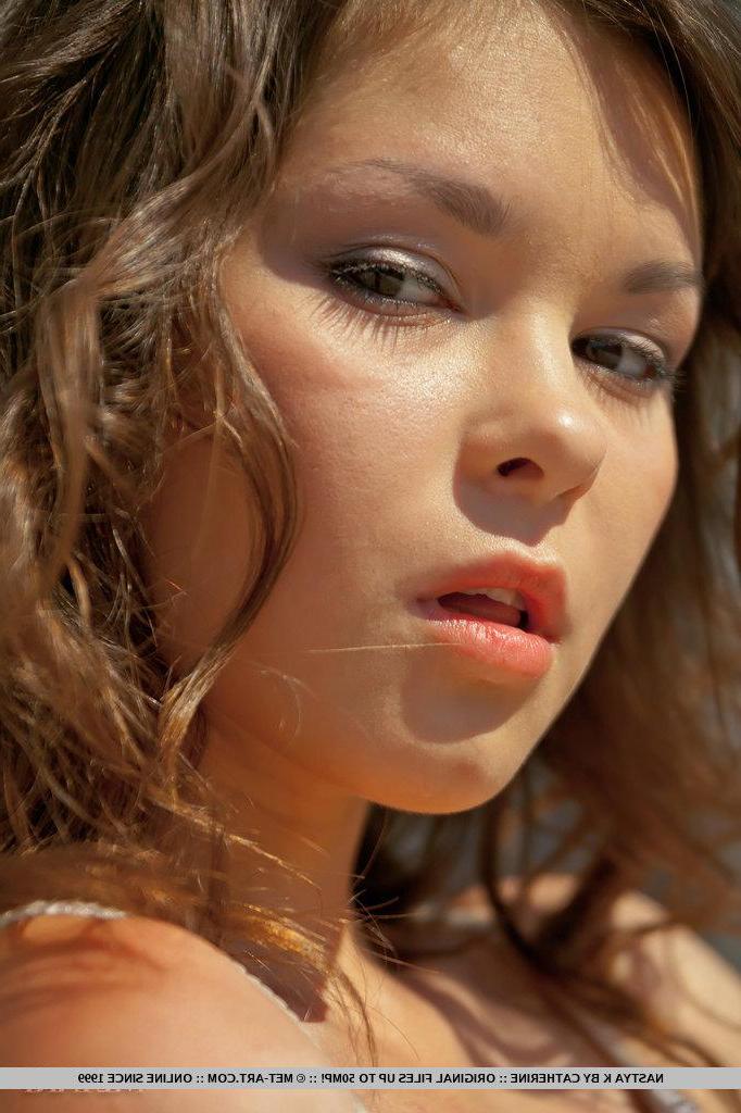 18P Pictures of hot girl Nastya K getting totally naked just for you