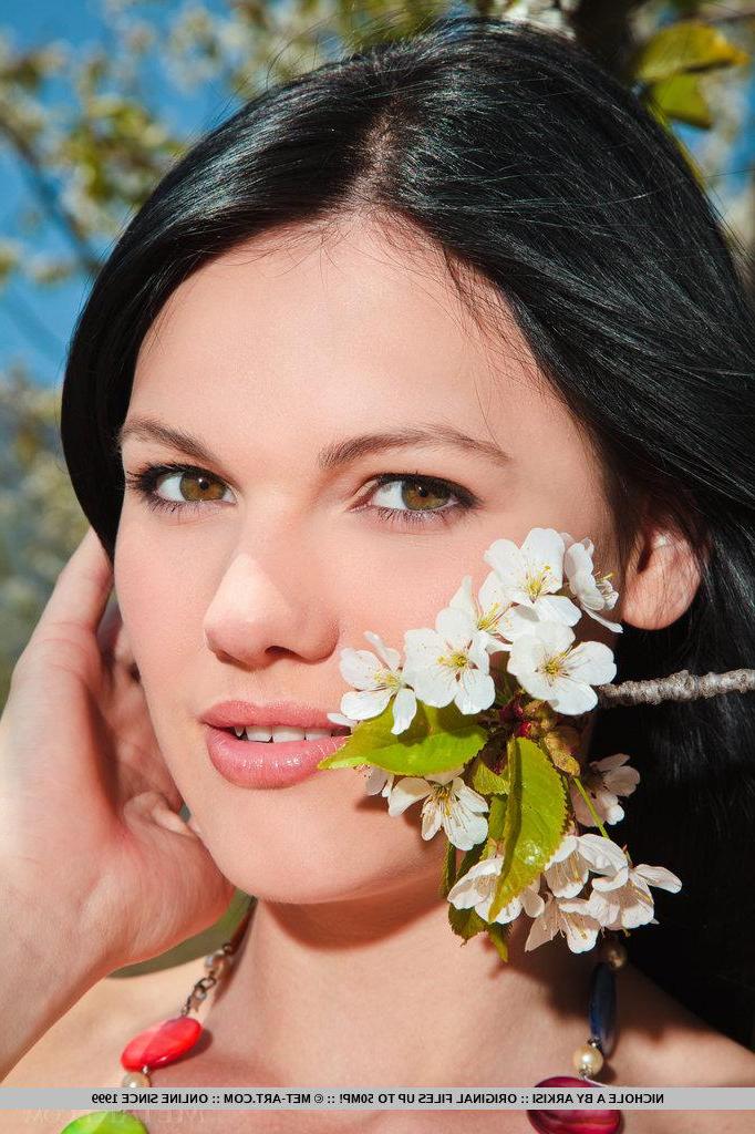 18P Pictures of beautiful raven-haired teen Nichole A giving you her naked body