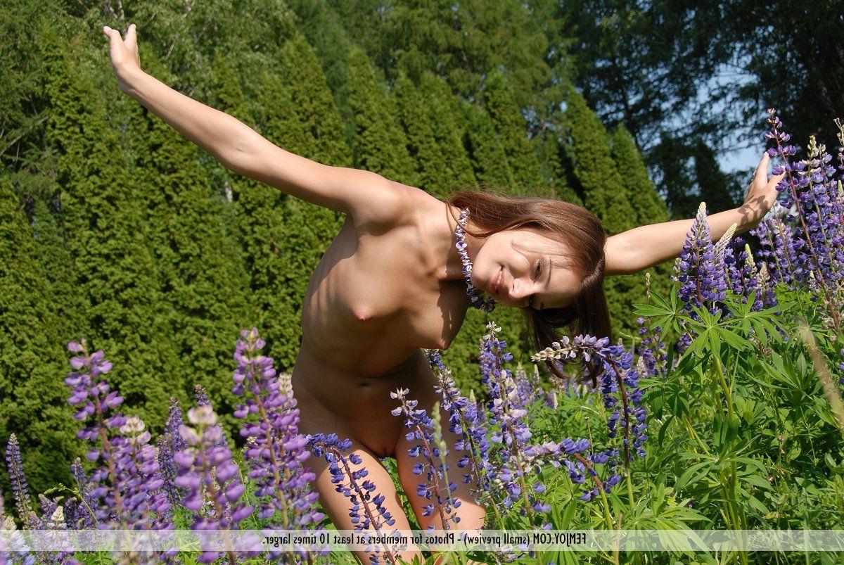 16P Pictures of a hot brunette teen craving it bad