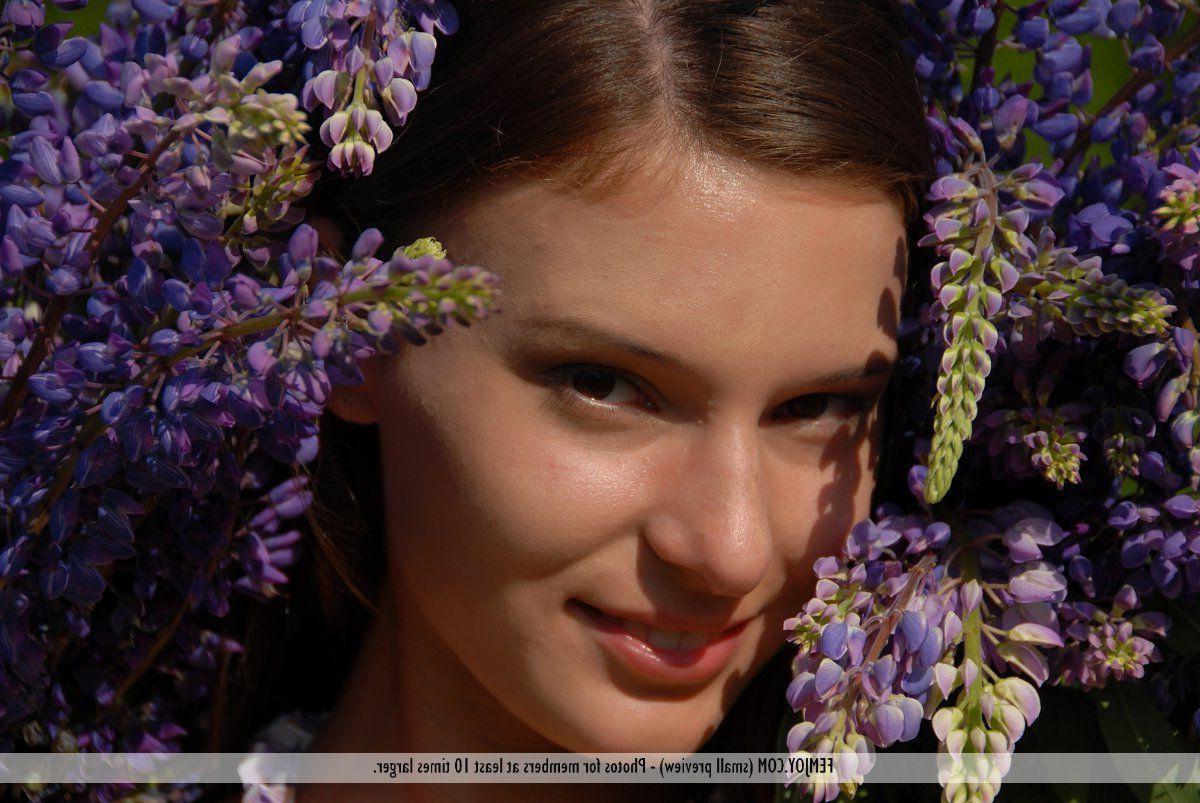 16P Pictures of a hot brunette teen craving it bad