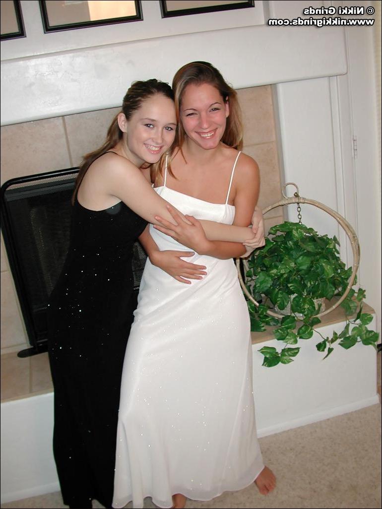 12P Pics of Nikki Grinds and Stacy Bride getting naked for you