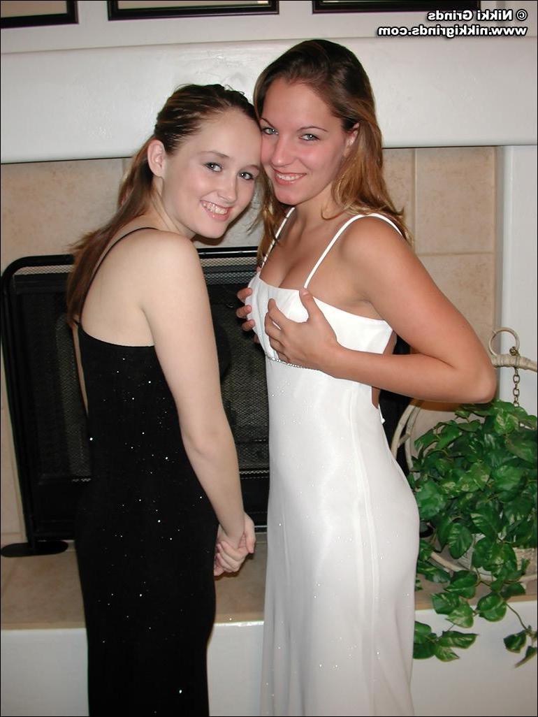 20P Nikki and Stacy get naked and show their pussies