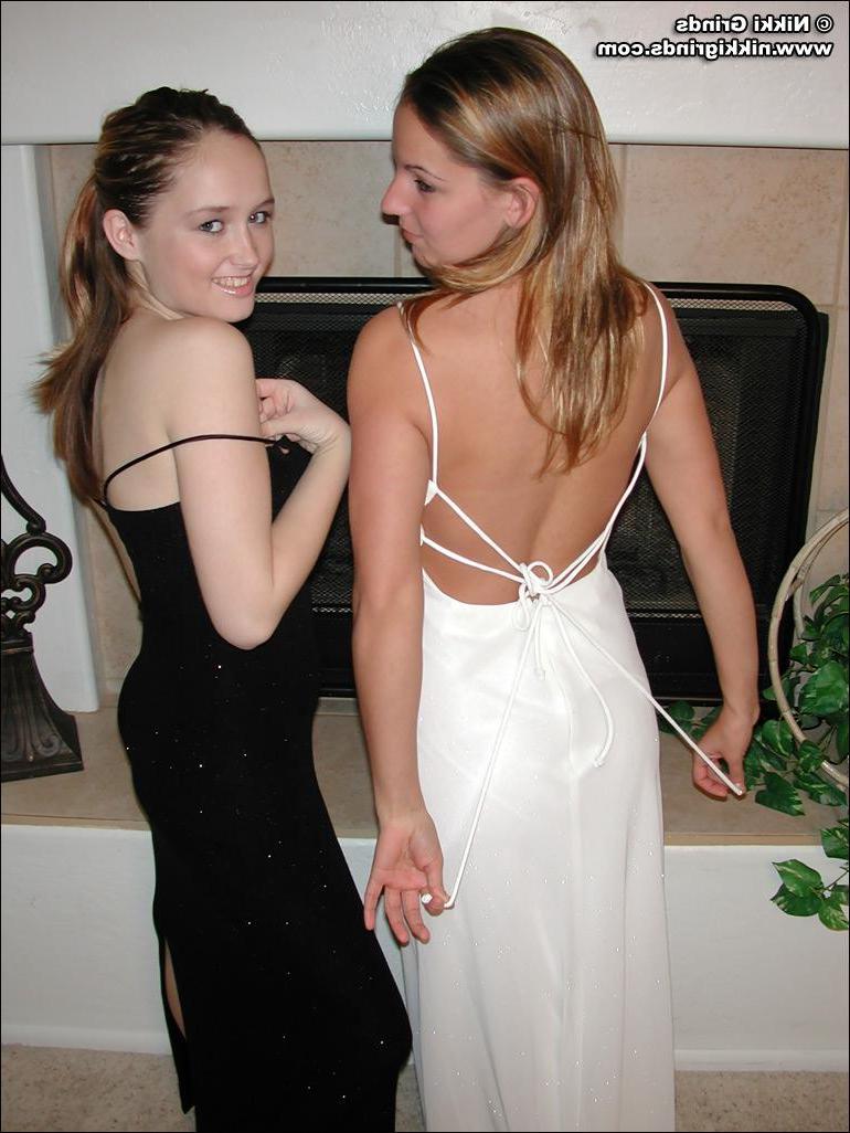 20P Nikki and Stacy get naked and show their pussies