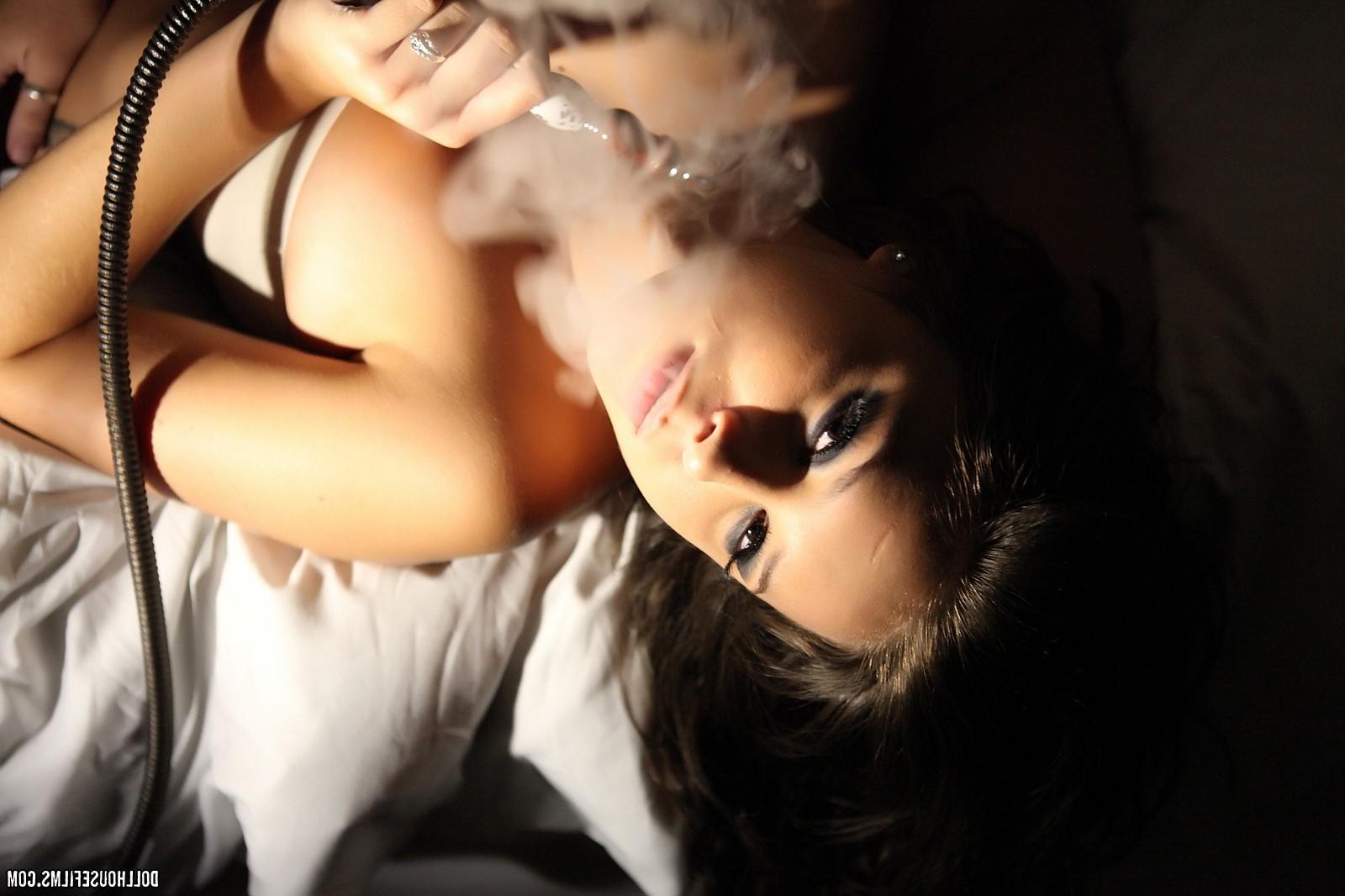 15P Nina James & Sarah Jaymes get sexy with a hookah!