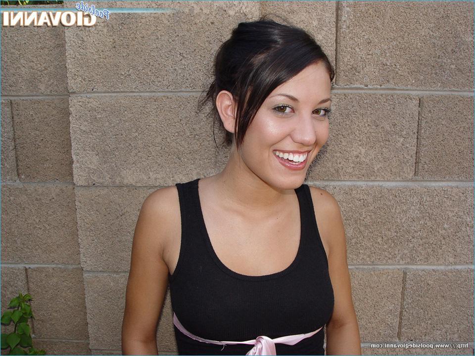 20P Pictures of teen hottie Poolside Giovanni going topless outside