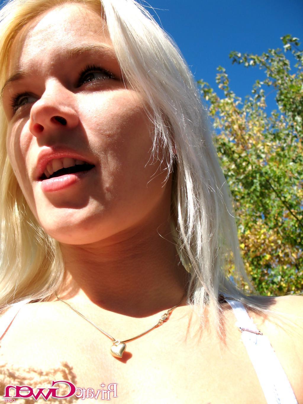 16P Pictures of Private Gwen taking pictures of her pussy in public