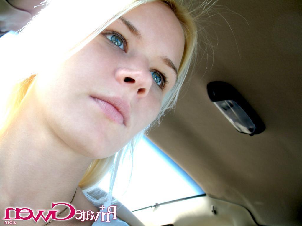 16P Pictures of Private Gwen taking pictures of her pussy in public