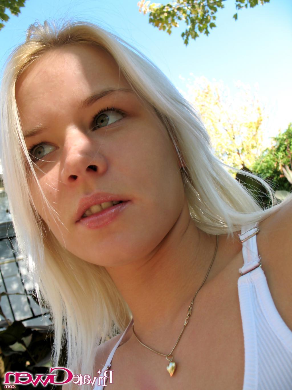 16P Pictures of Private Gwen taking pictures of her pussy in public