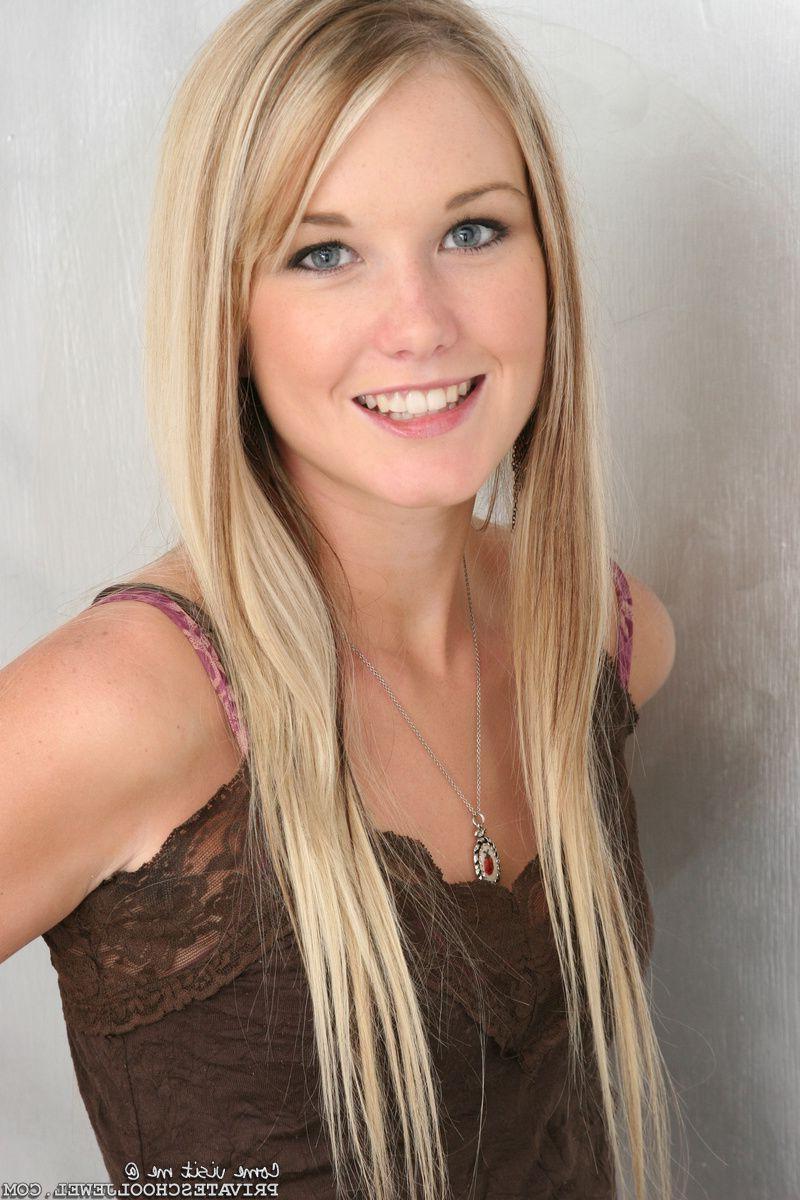 15P Pictures of Private School Jewel getting kinky for you