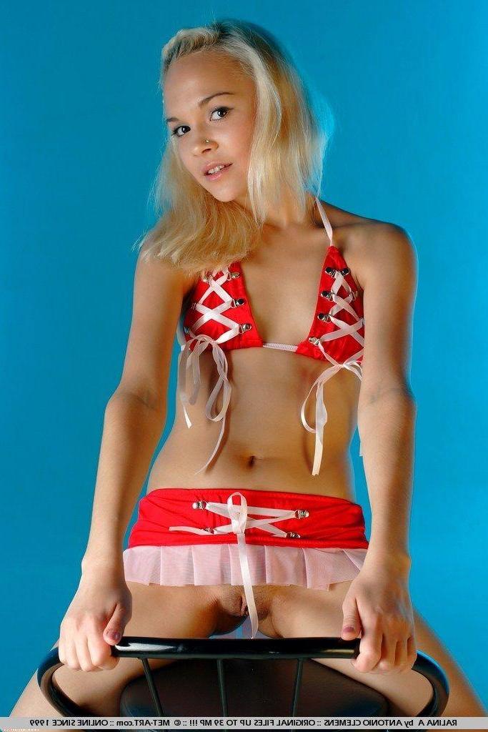 19P Pictures of Ralina A spreading for your cock