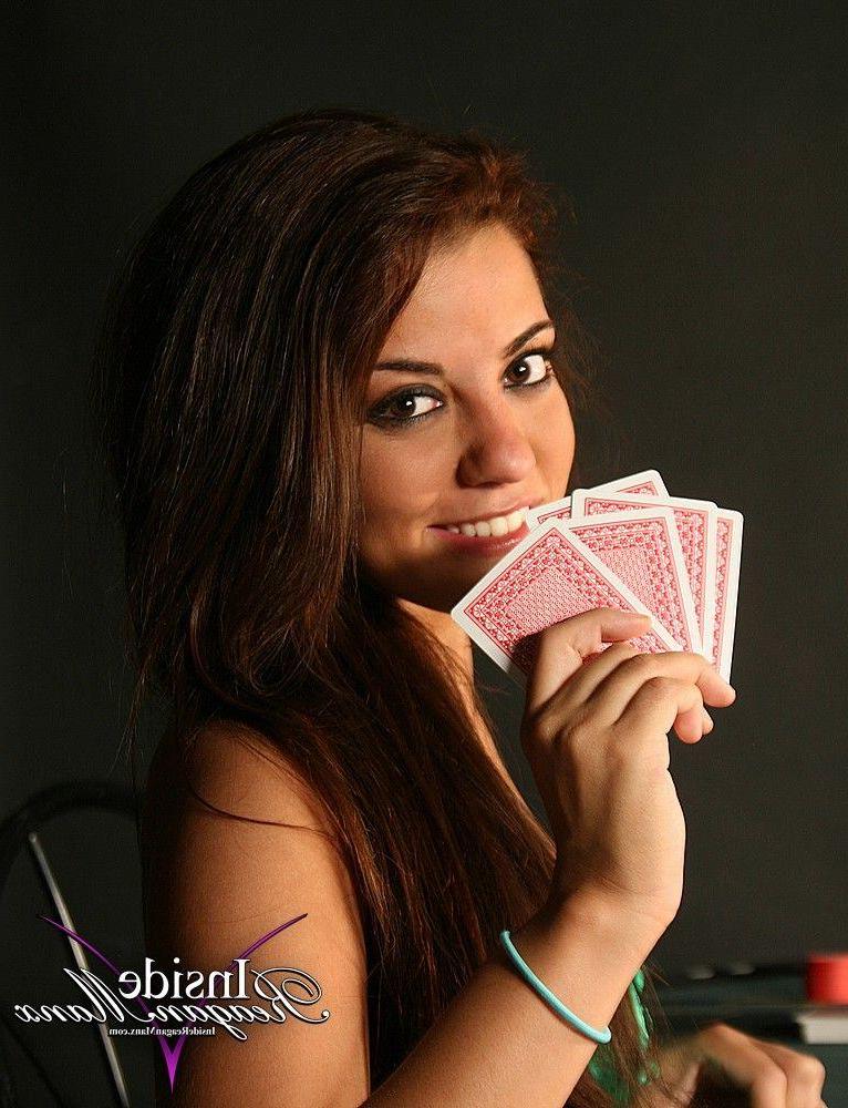 15P Pictures of Reagan Manx getting kinky with the cards