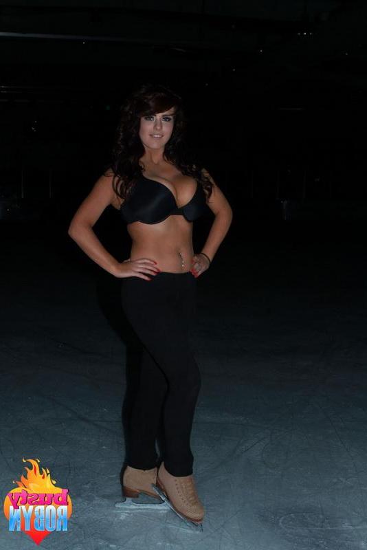 16P Big boobed British ice skater Robyn Alexandra gets naked on the ice