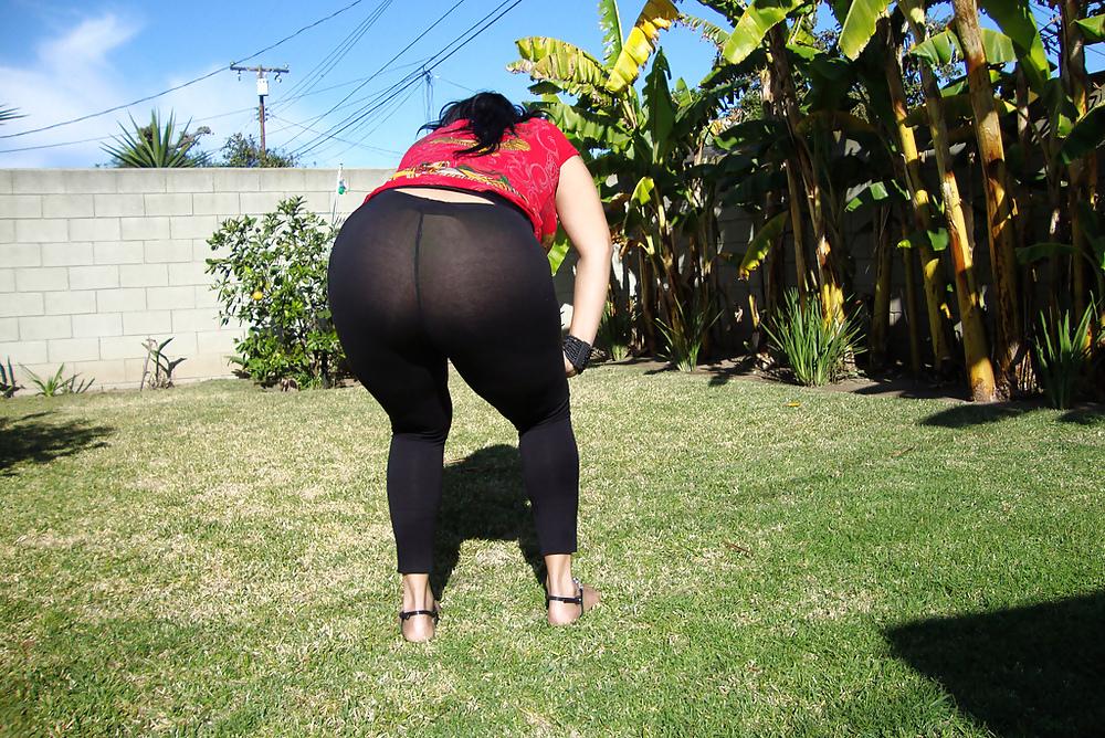 25P Morenaza latina curvilinea (Chubby latin girl)