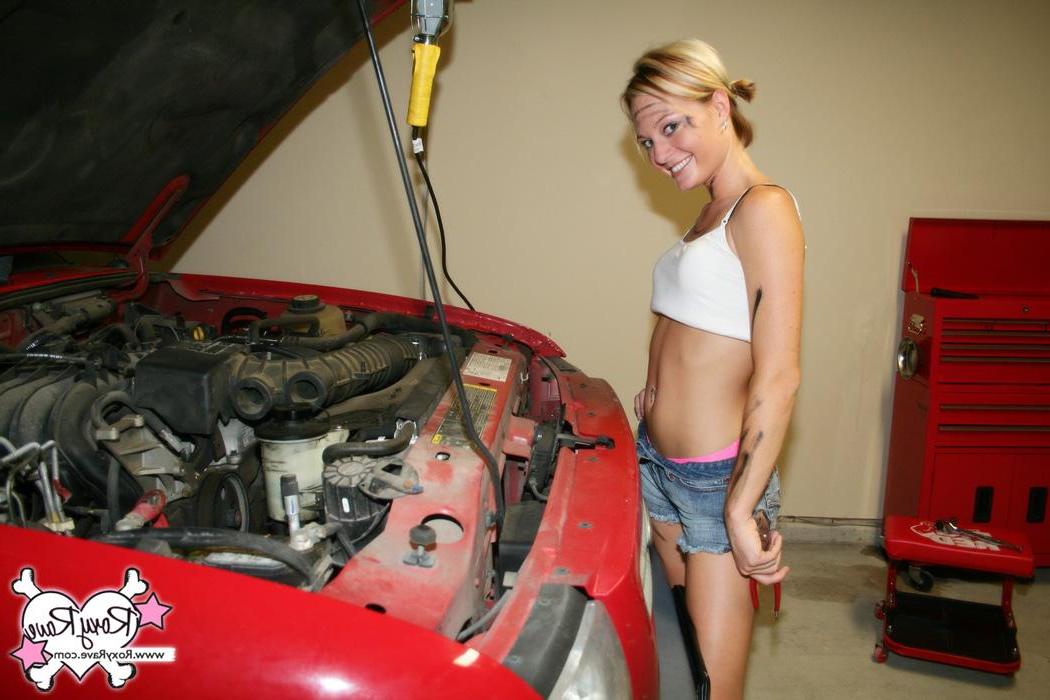 15P Pictures of teen Roxy Rave getting kinky in the garage