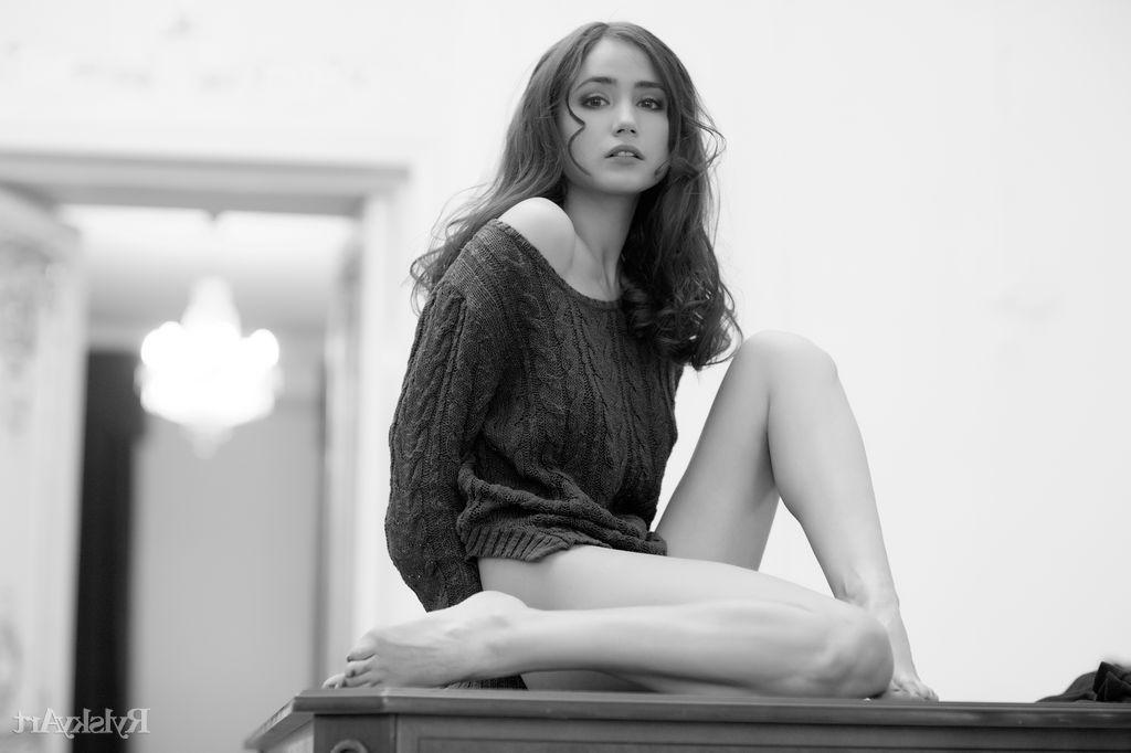 16P Brunette hottie Sally strips nude for you in "Be Royal"