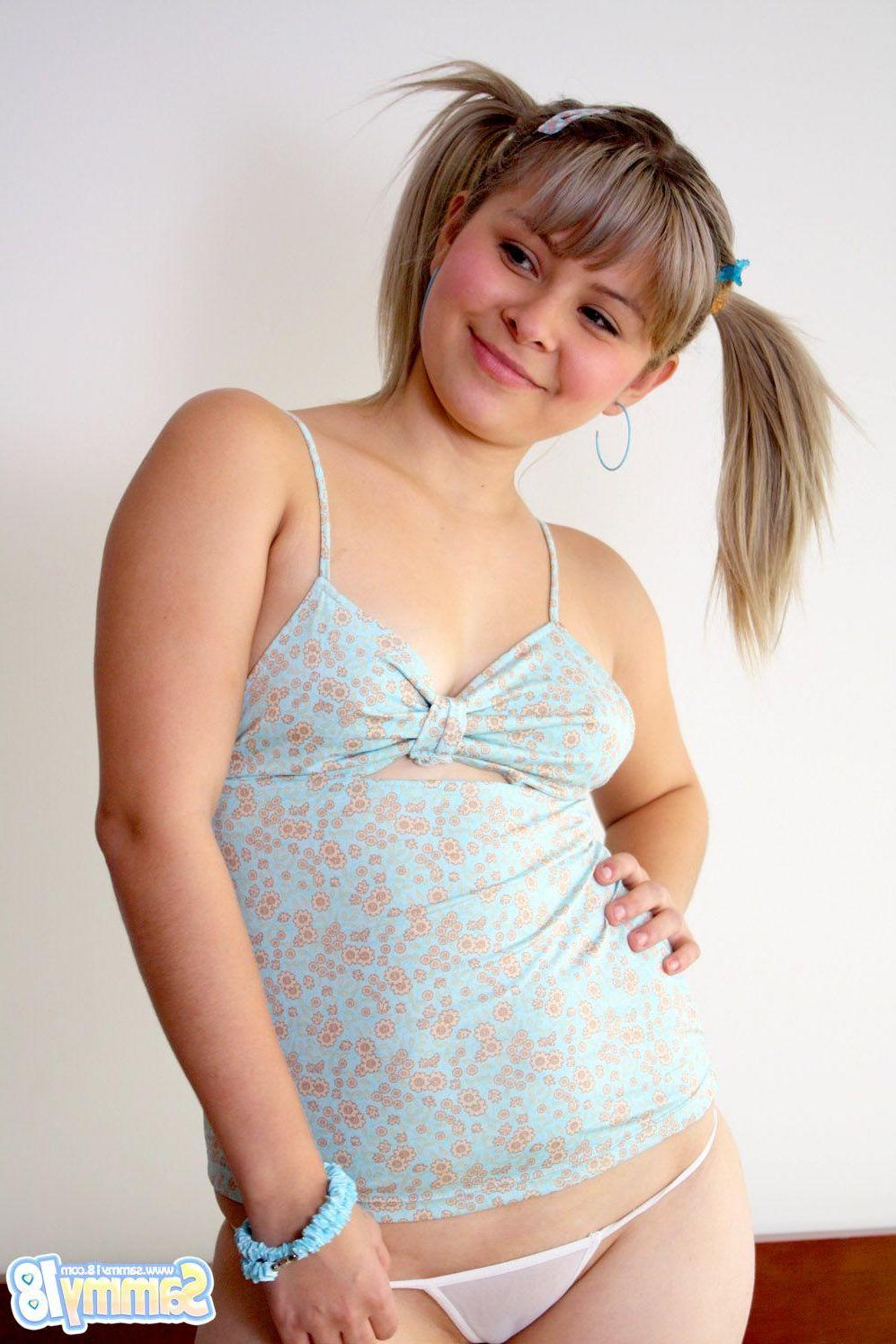 12P Pictures of teen girl Sammy 18 showing how cute she is