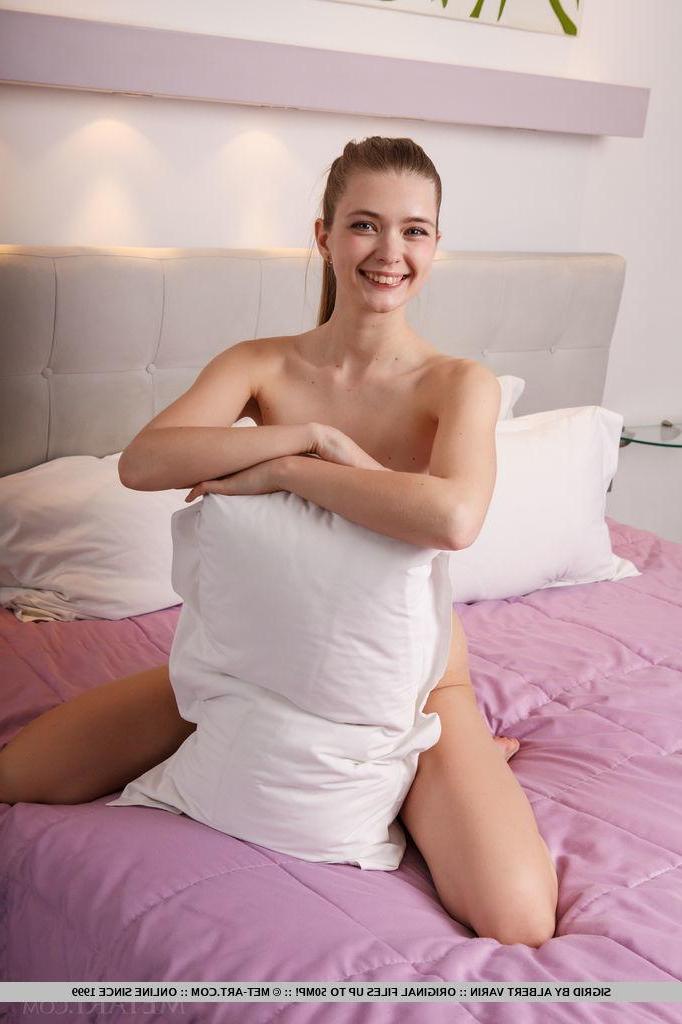 18P Hot teen Sigrid shows you her beautiful nude body in "Sneri"