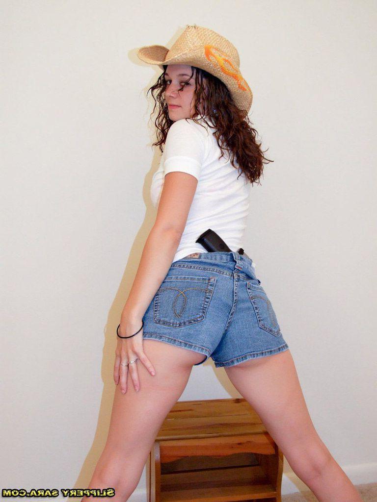15P Pictures of Slippery Sara getting kinky with a gun
