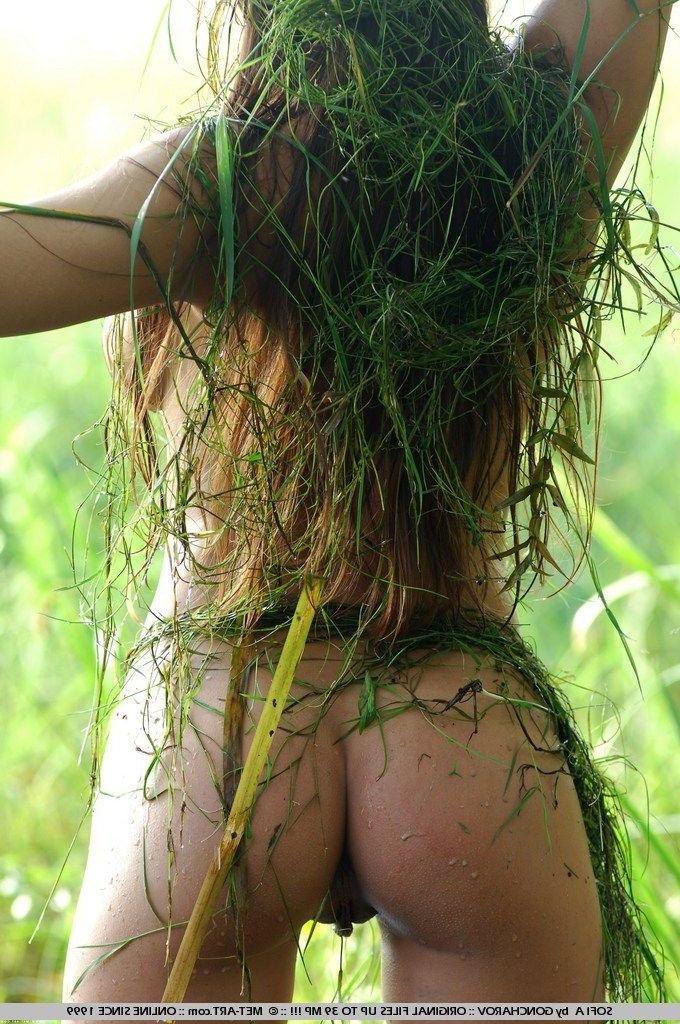 19P Pictures of Sofi A getting very wet outside