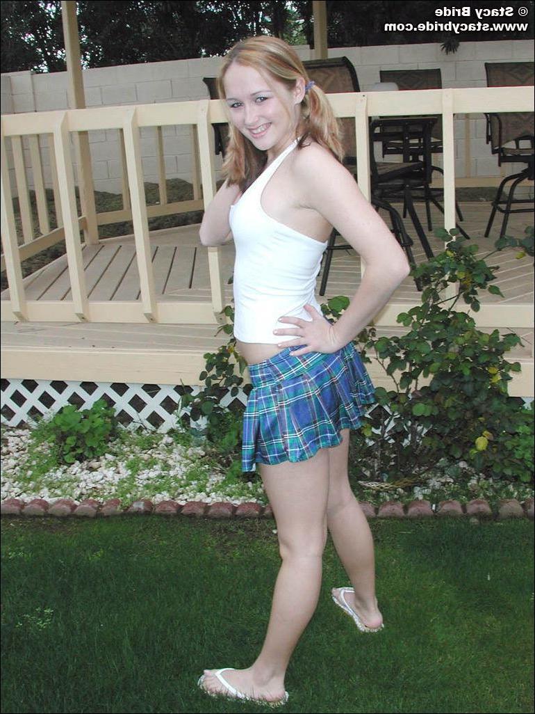 17P Pictures of Stacy Bride outside in her panties