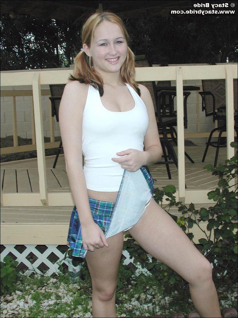 17P Pictures of Stacy Bride outside in her panties