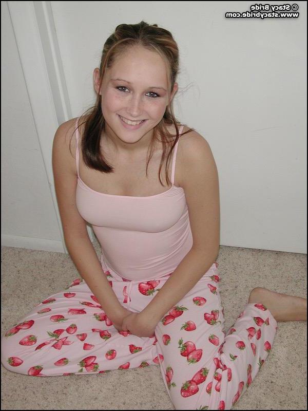 18P Pictures of Stacy Bride stripping naked for you