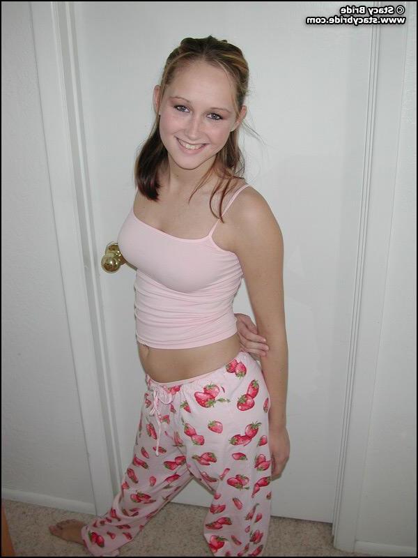 18P Pictures of Stacy Bride stripping naked for you