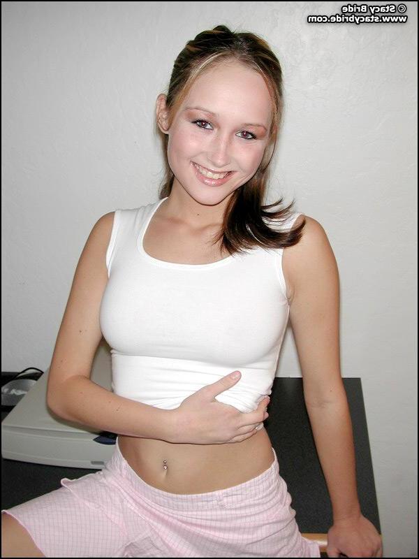 19P Pictures of Stacy Bride getting naked at the computer