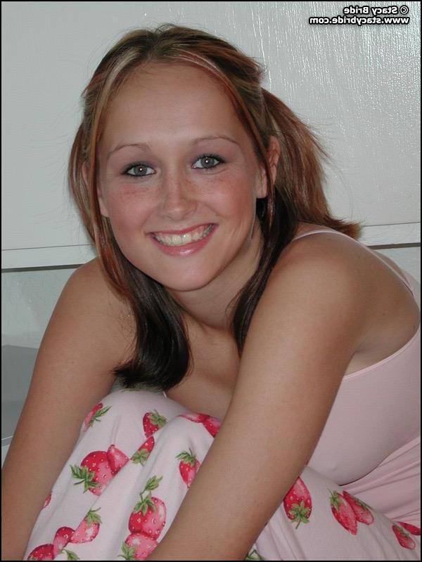19P Pictures of Stacy Bride flashing at home