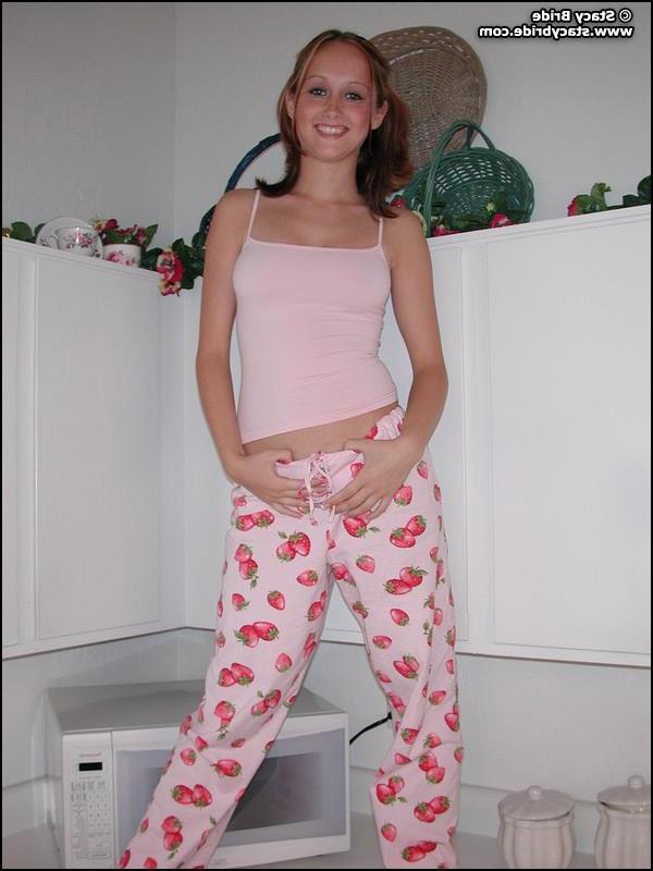 19P Pictures of Stacy Bride flashing at home