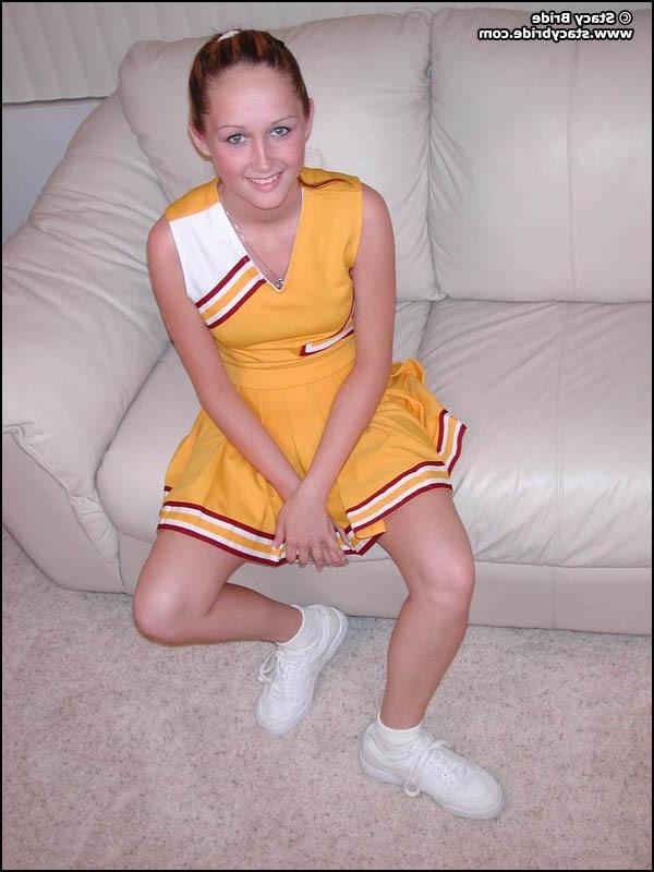 20P Pictures of a cheerleader getting naked at home