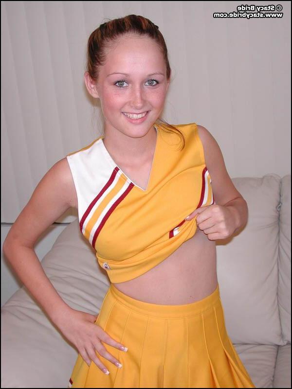 20P Pictures of a cheerleader getting naked at home