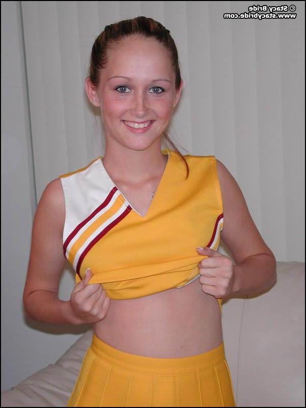 20P Pictures of a cheerleader getting naked at home