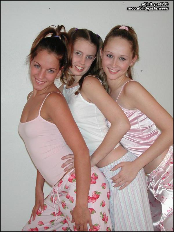 20P Hot teen girls in pajamas