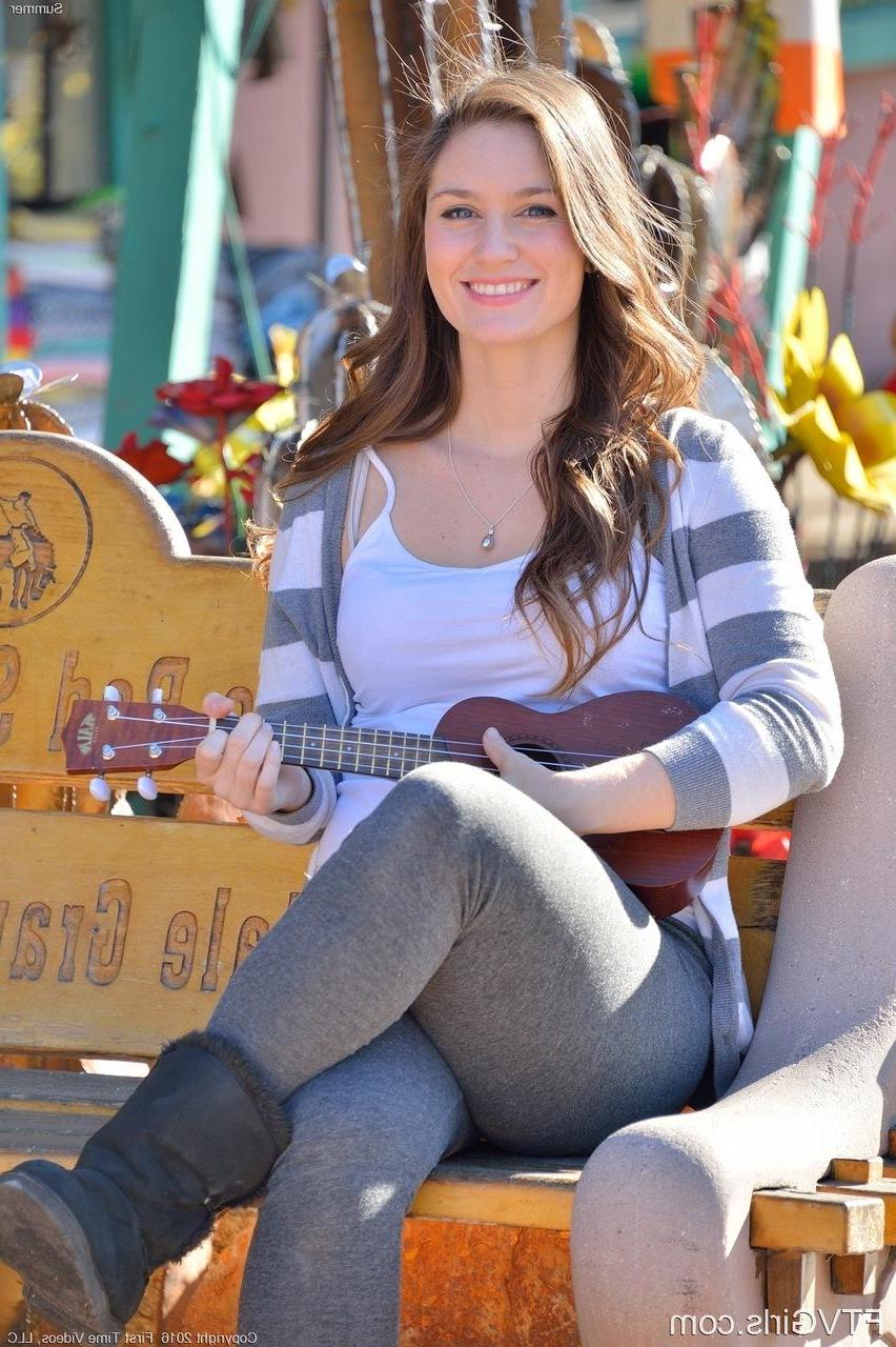 16P Summer shows you her ass and pussy while she serenades you with music