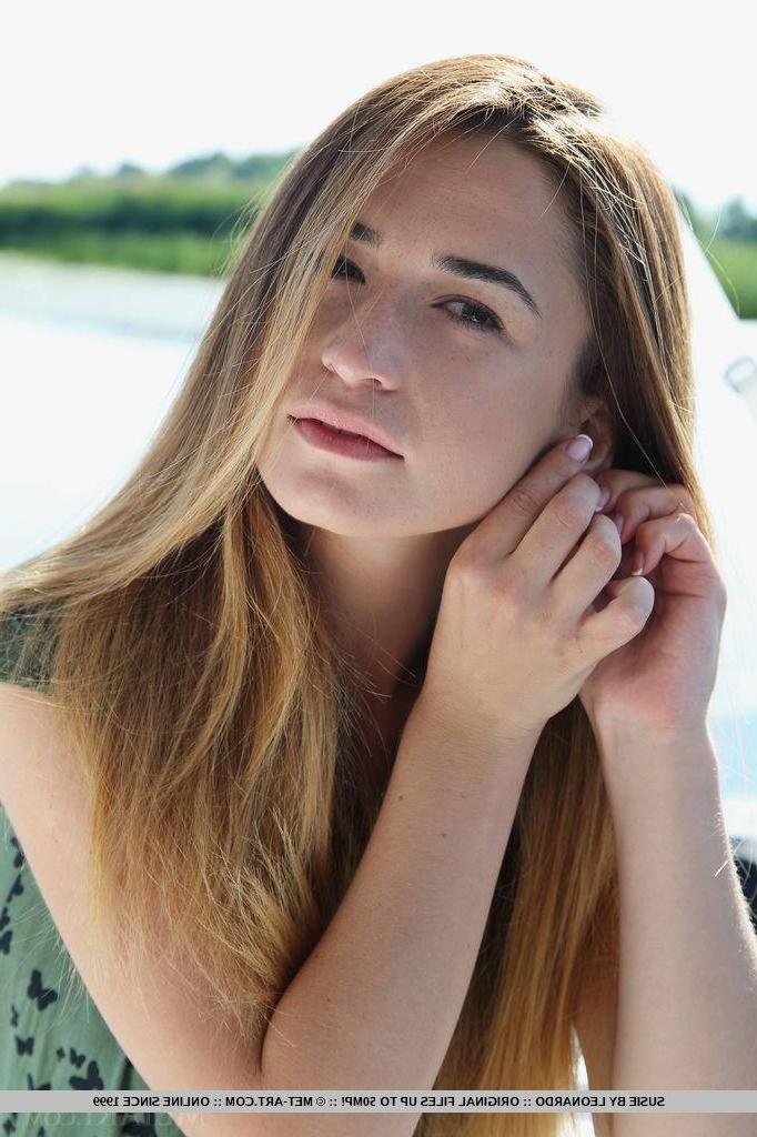 18P Pretty girl Susie shows off her tight nude body on a boat