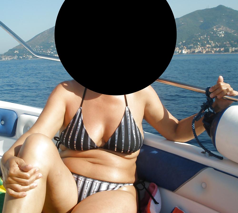 24P My aunt and cousin's sexy feet...