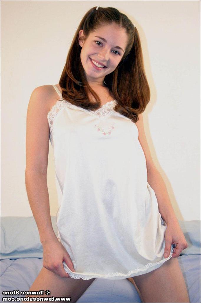 20P Pics of Tawnee Stone teasing in bed