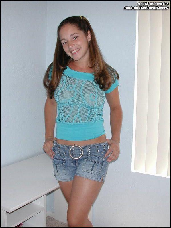 20P Pictures of Tawnee Stone removing her clothes to get you off