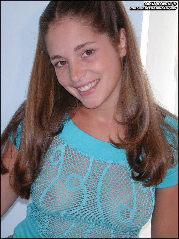20P Pictures of Tawnee Stone removing her clothes to get you off