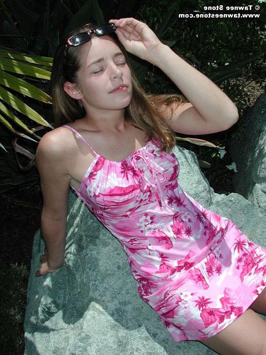20P Pictures of Tawnee Stone catching some rays outside