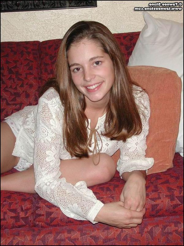 20P Pictures of Tawnee Stone showing you her tits and pussy