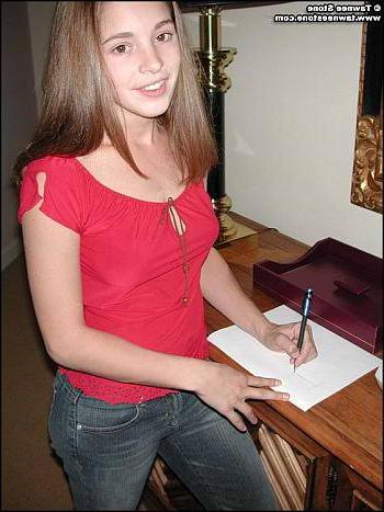 16P Cute teen Tawnee undressing