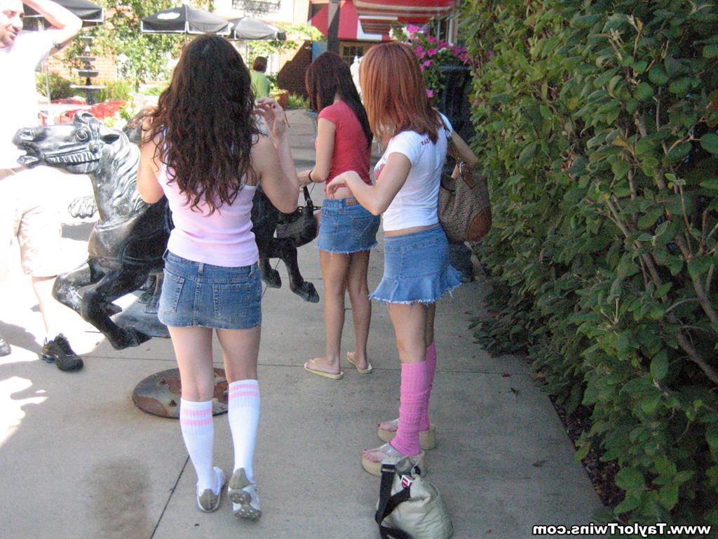 12P Candid Shots Of 3 Sisters In Public